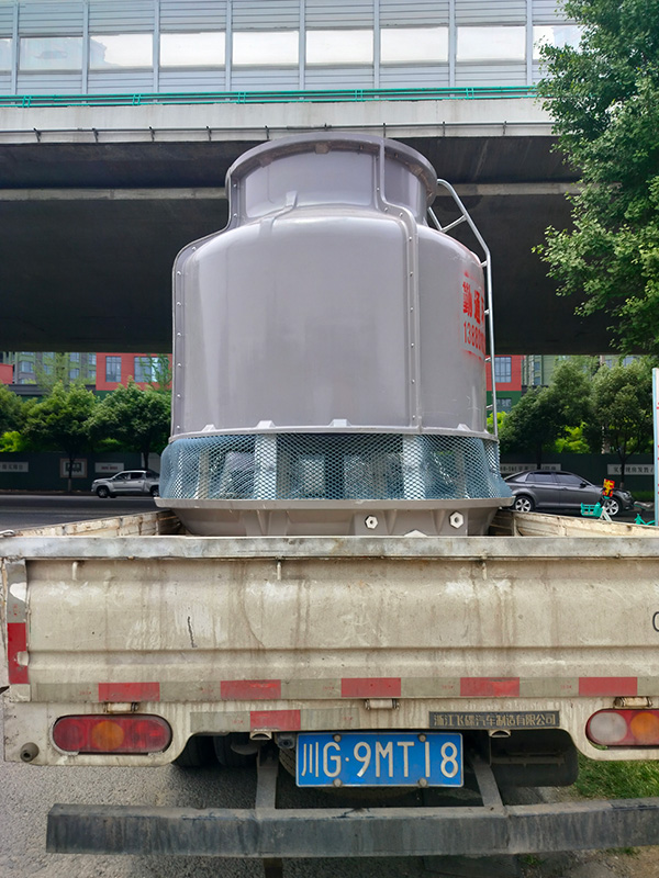成都冷却塔，成都龙泉冷却塔组装现场