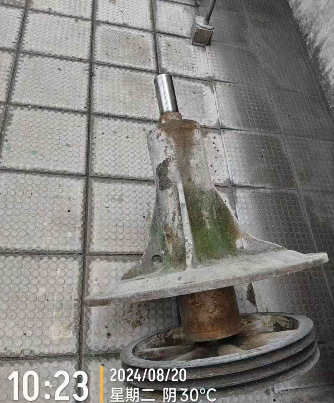冷却塔减速机更换全流程