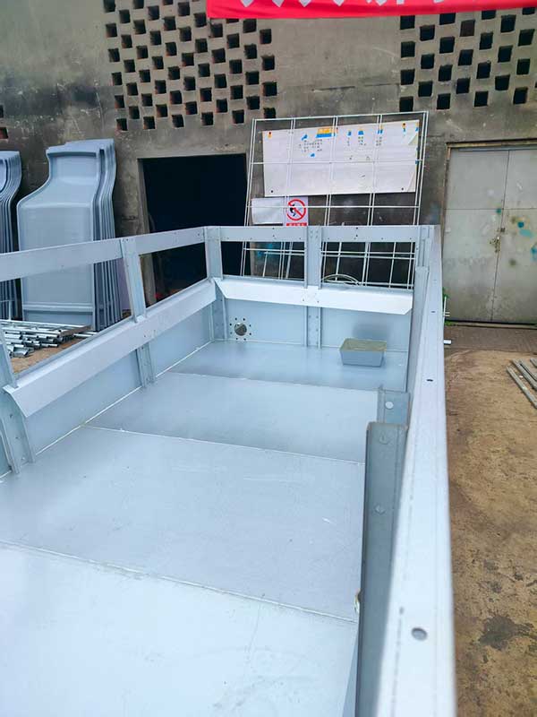 成都闭冷却塔配件，成都闭式冷却塔组装现场